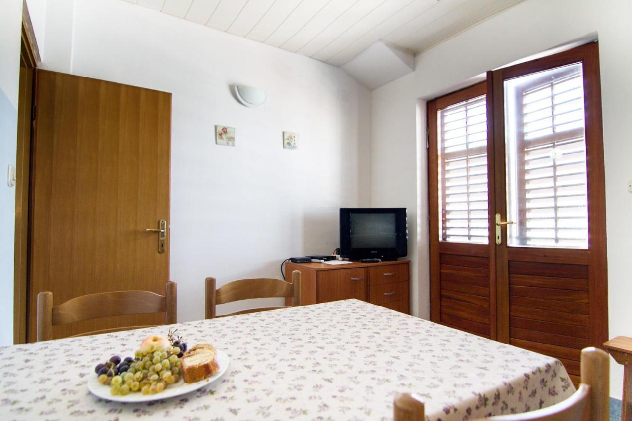 Apartment Stomorska 8650A Екстериор снимка